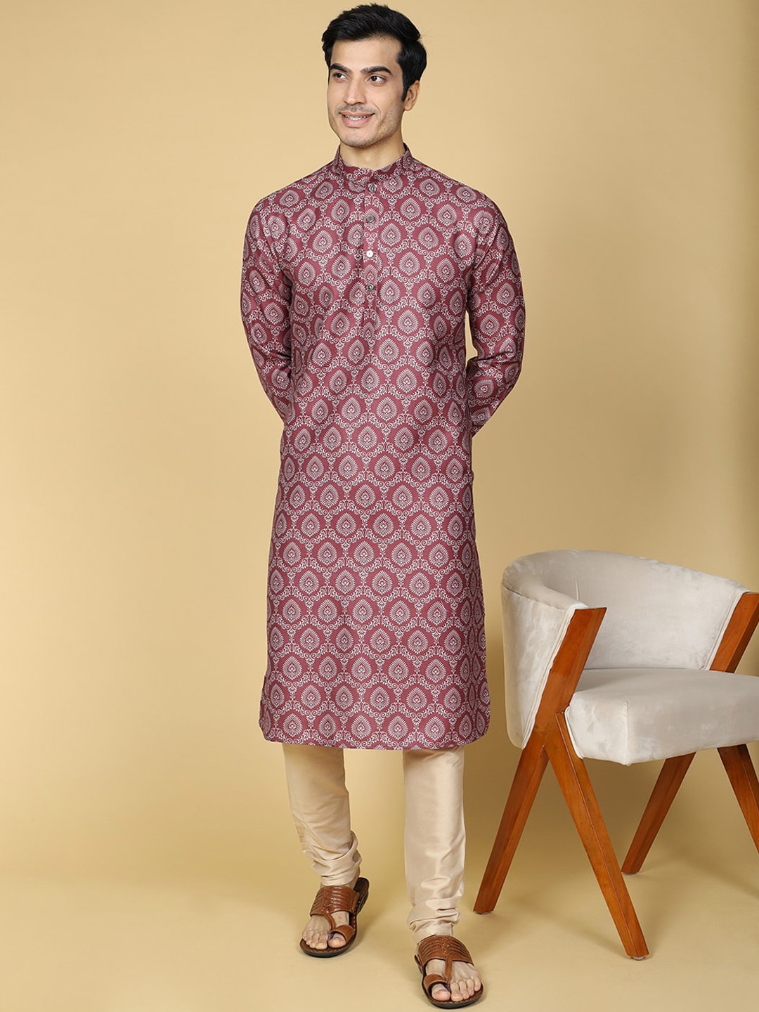 

TABARD Ethnic Motifs Printed Regular Pure Cotton Kurta With Churidar, Maroon