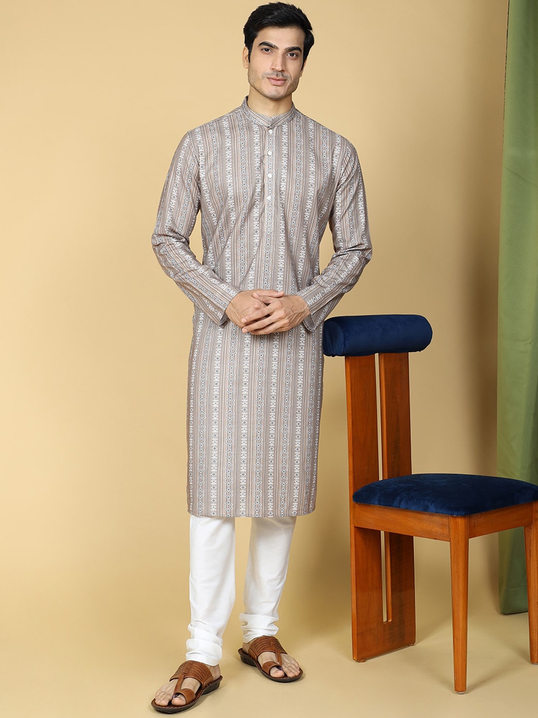 

TABARD Ethnic Motifs Printed Regular Pure Cotton Kurta with Churidar, Beige