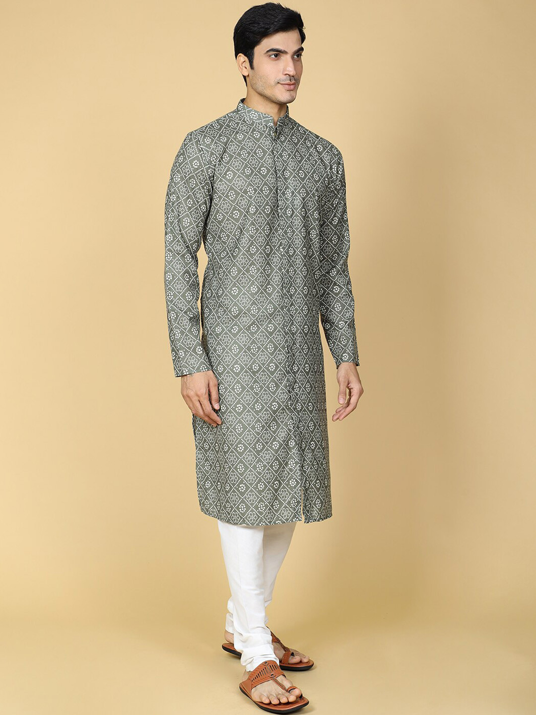 

TABARD Geometric Printed Regular Pure Cotton Kurta with Churidar, Green