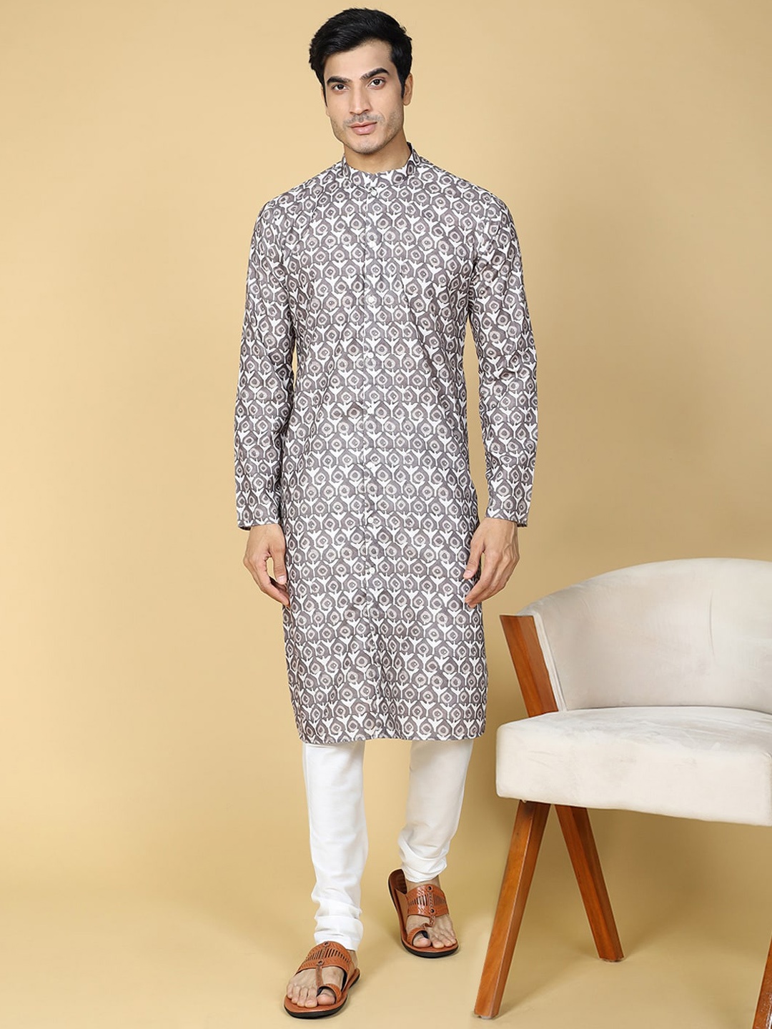 

TABARD Floral Printed Regular Pure Cotton Kurta with Churidar, Brown