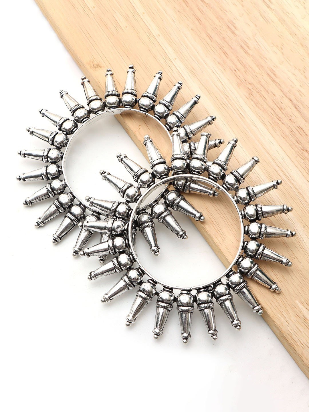 

Ozanoo Set Of 2 Oxidised Silver-Plated Bangle-Style Bracelet
