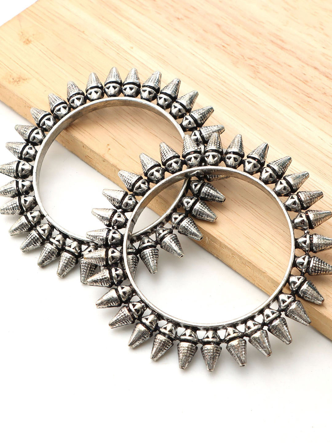 

Ozanoo Set Of 2 Oxidised Silver-Plated Bangle-Style Bracelet