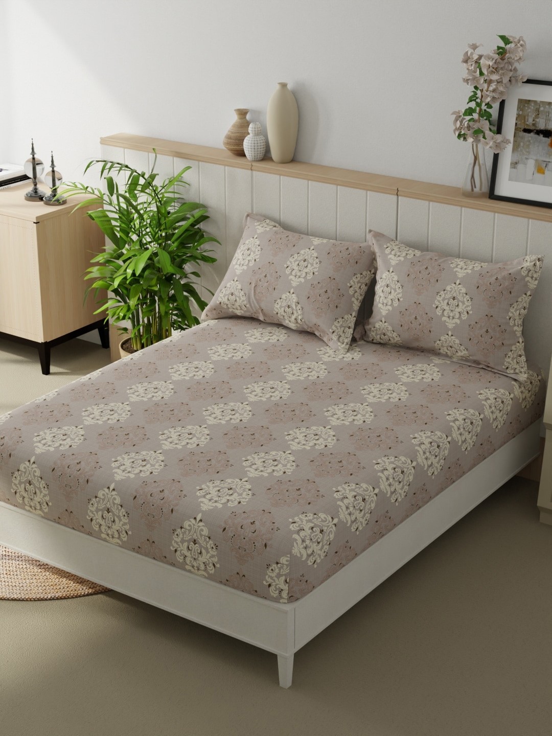 

BIANCA Beumonte Brown & Cream Floral 152 TC Microfiber Queen Bedsheet with 2 Pillow Covers