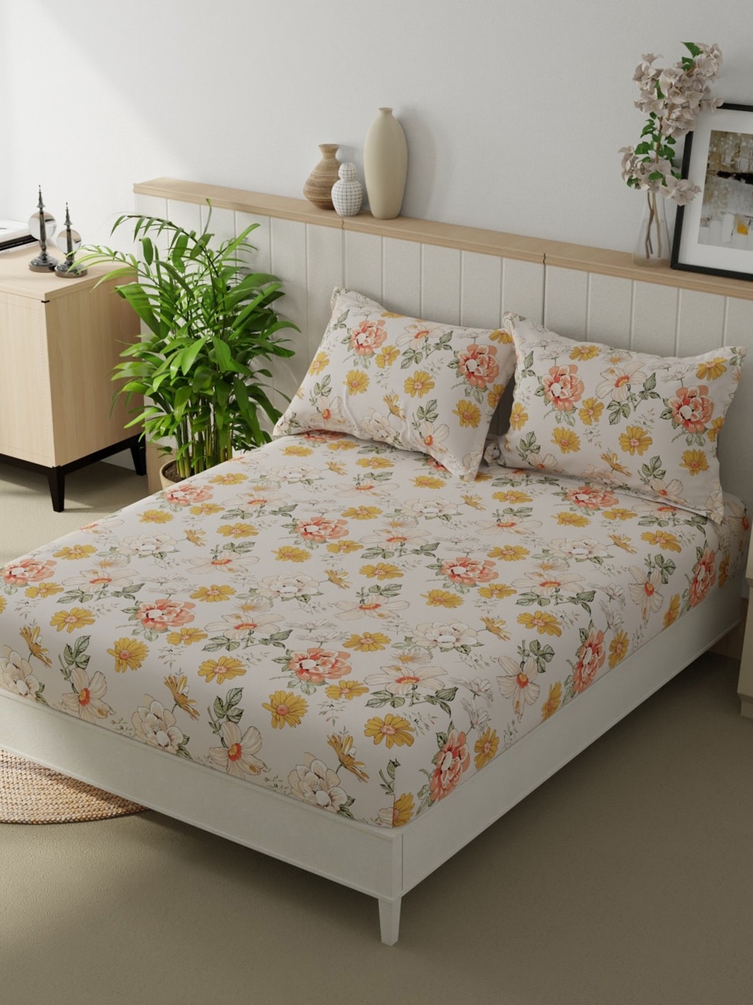 

BIANCA Beumonte White Floral 152 TC Microfiber Queen Bedsheet with 2 Pillow Covers