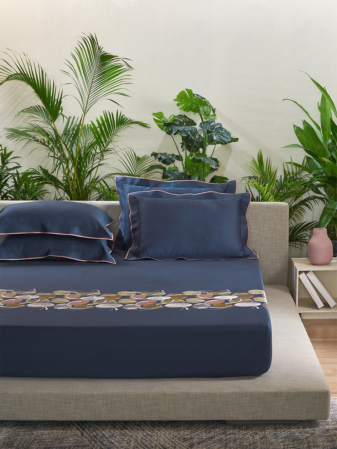 

DDecor Charisma Iii Blue Geometric Cotton 180 TC King Bedsheet with 2 Pillow Covers
