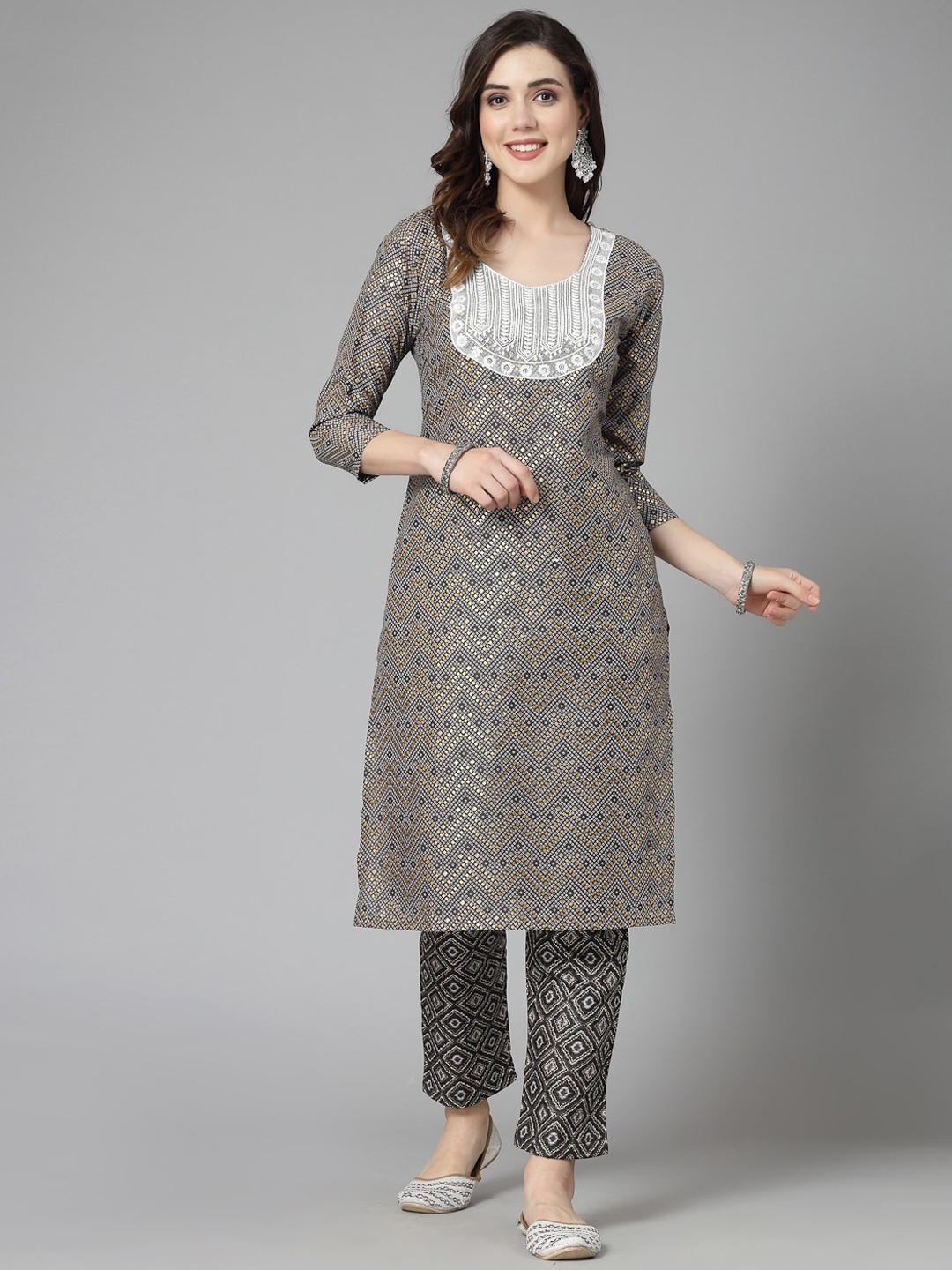 

Stylum Charcoal Geomeric Printed Regular Straight Kurta with Trousers