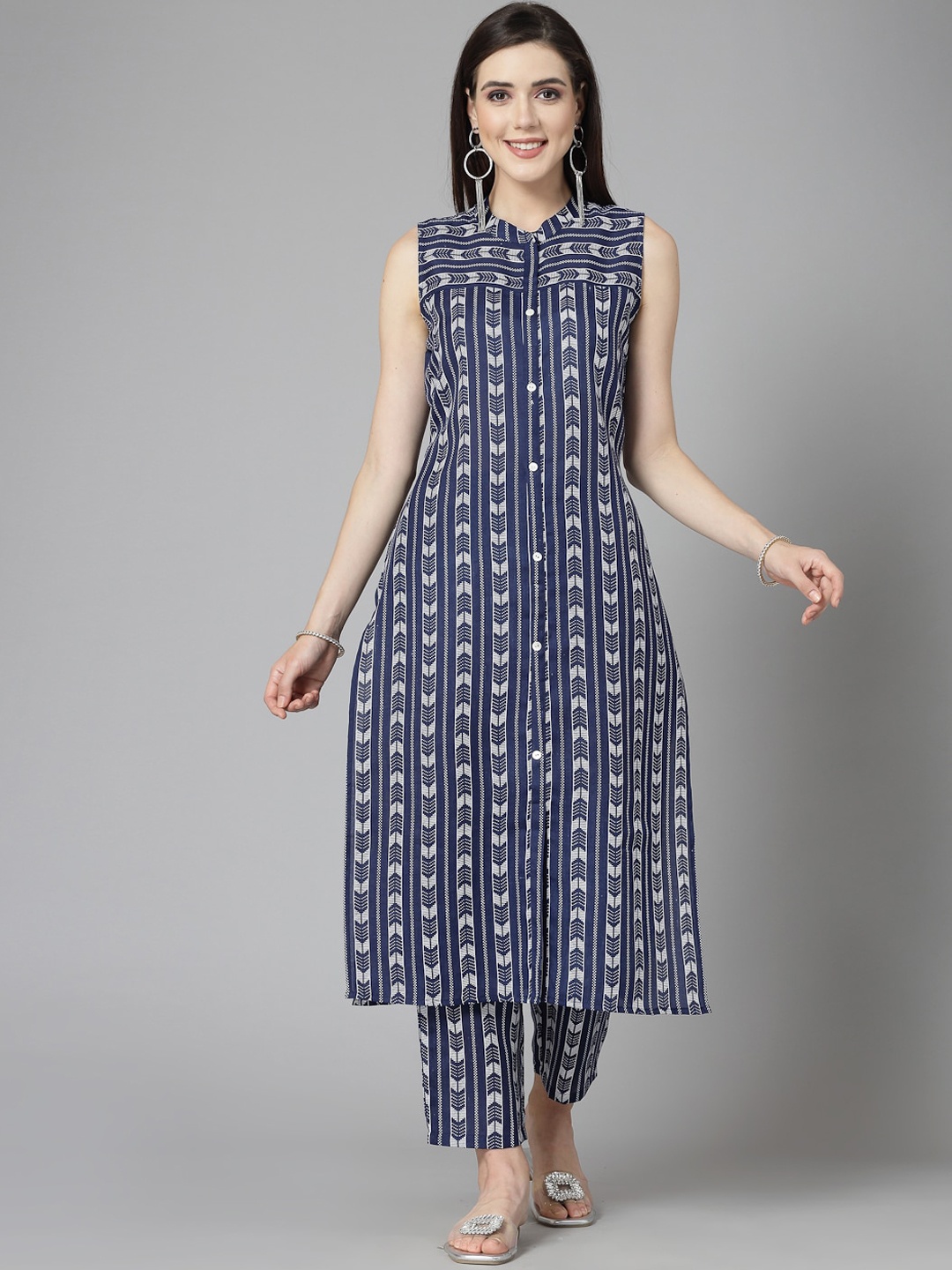 

Stylum Chevron Printed Regular Kurta With Trousers, Blue