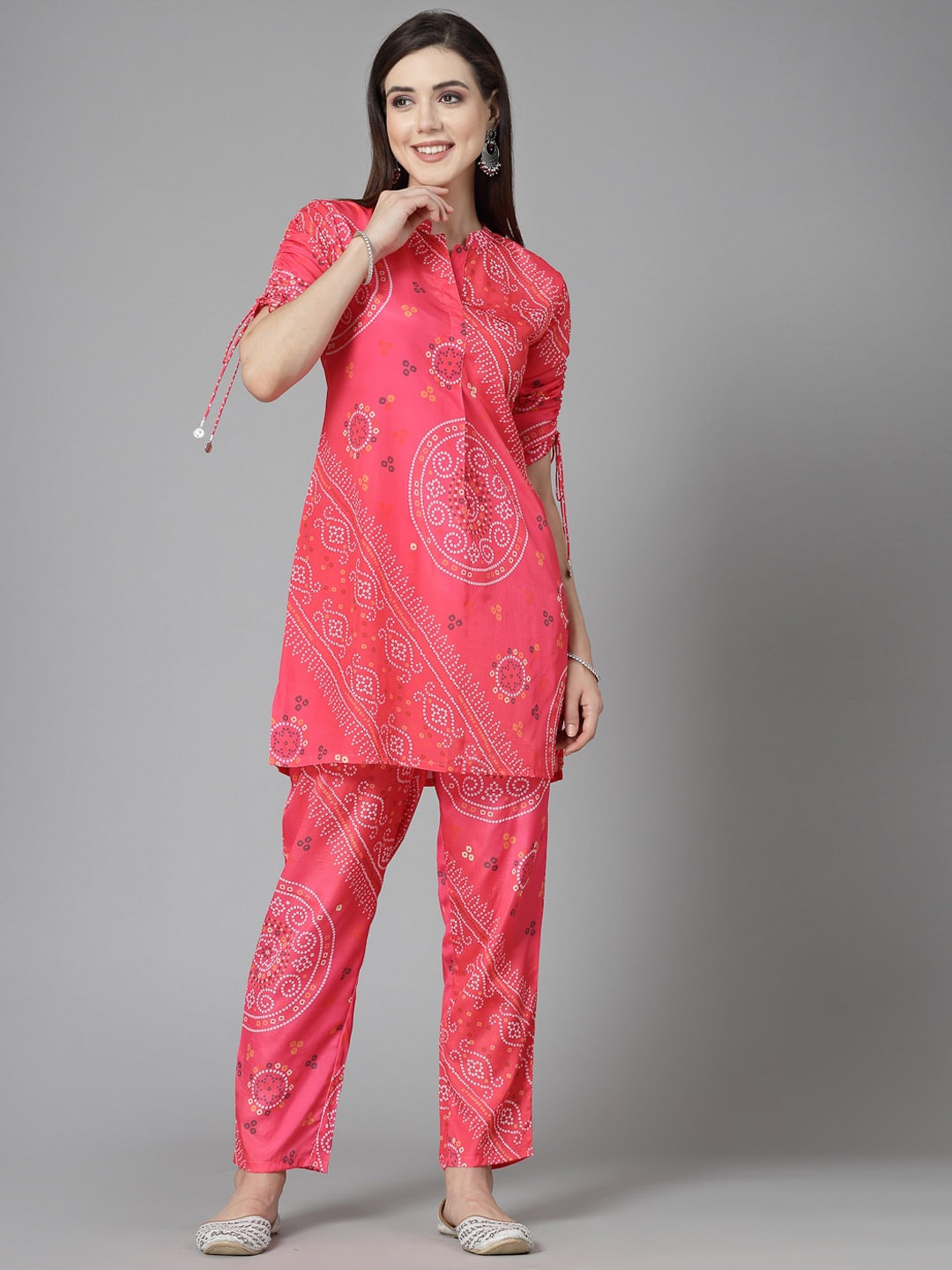 

Stylum Pink Bandhani Printed Mandarin Collar Three-Quarter Sleeves Kurta Set
