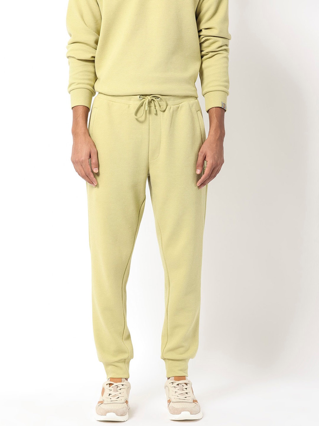 

RARE RABBIT Men Bastian Regular Fit Cotton jogger, Yellow