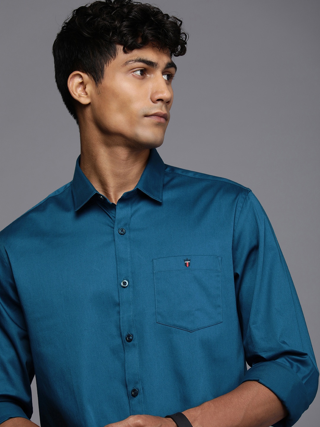 

Louis Philippe Jeans Pure Cotton Slim Fit Opaque Casual Shirt, Teal