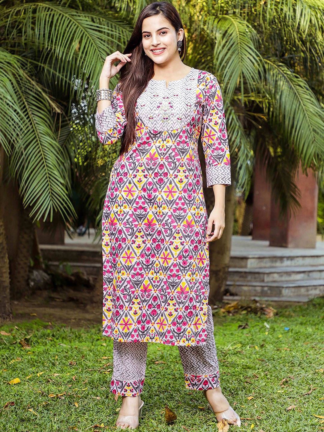 

AVYCO Ethnic Motifs Printed Mirror Work Kurta with Trousers, Pink