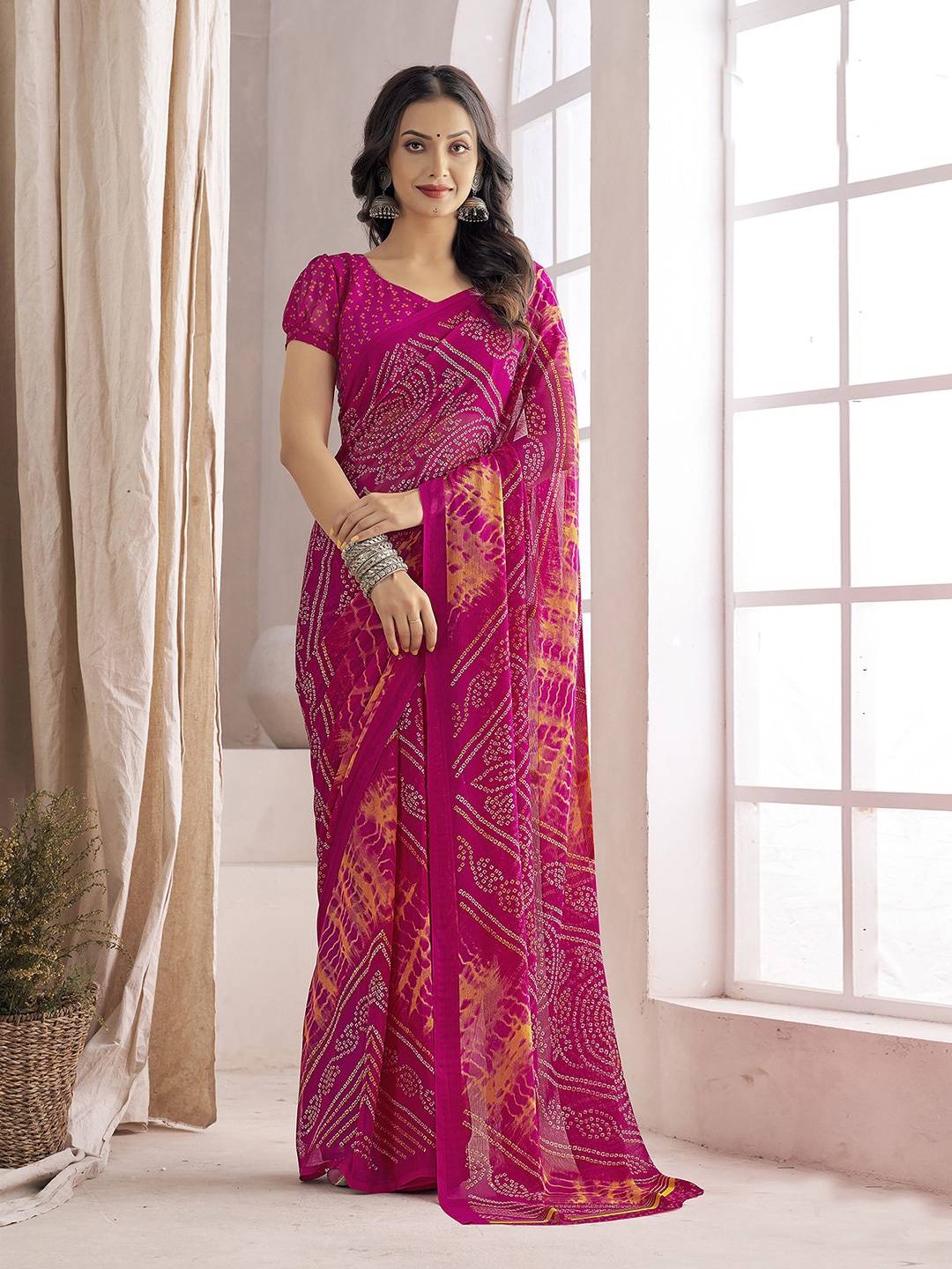 

Mitera Bandhani Printed Saree, Pink