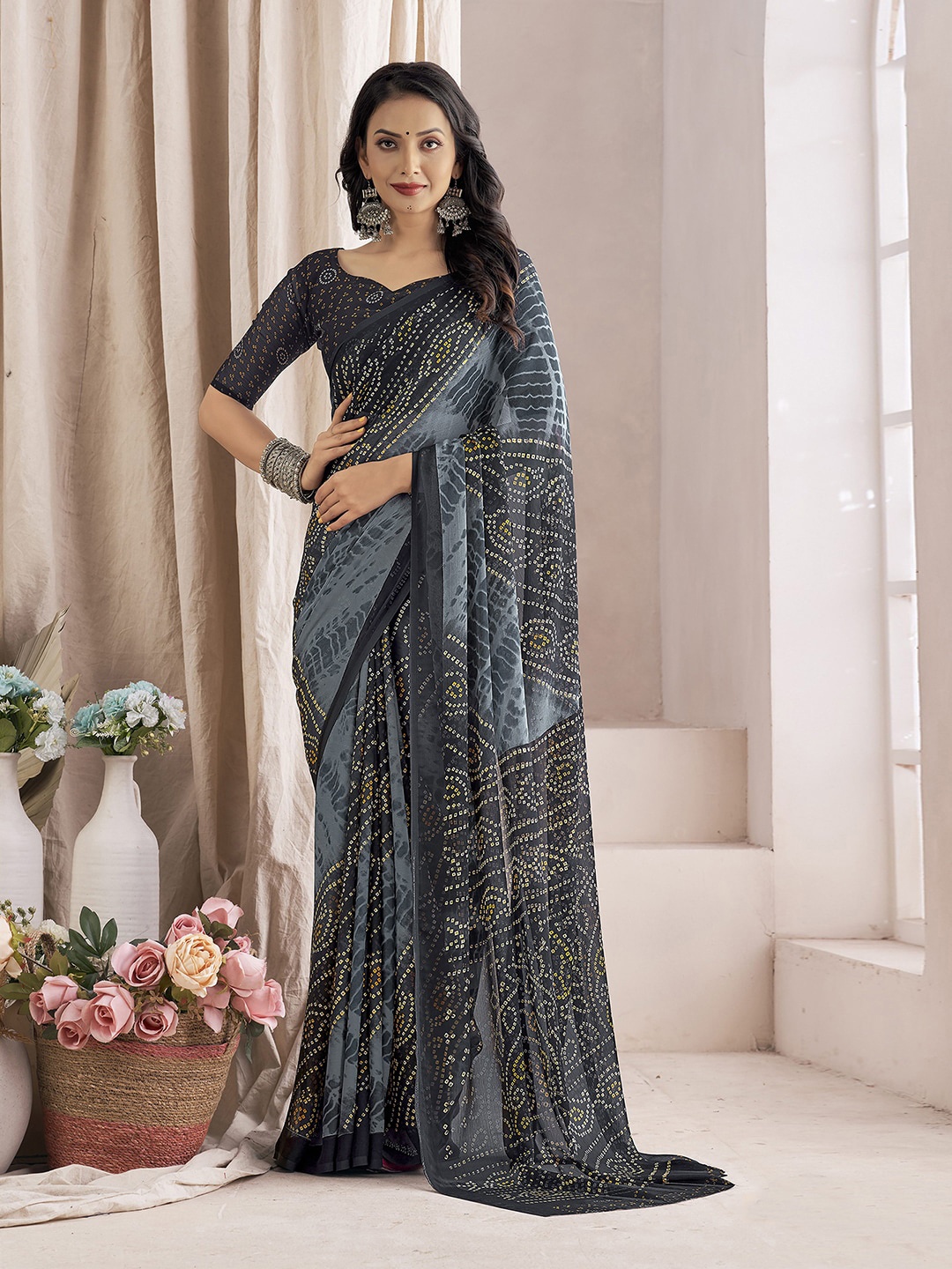 

Mitera Bandhani Printed Bandhani Saree, Grey
