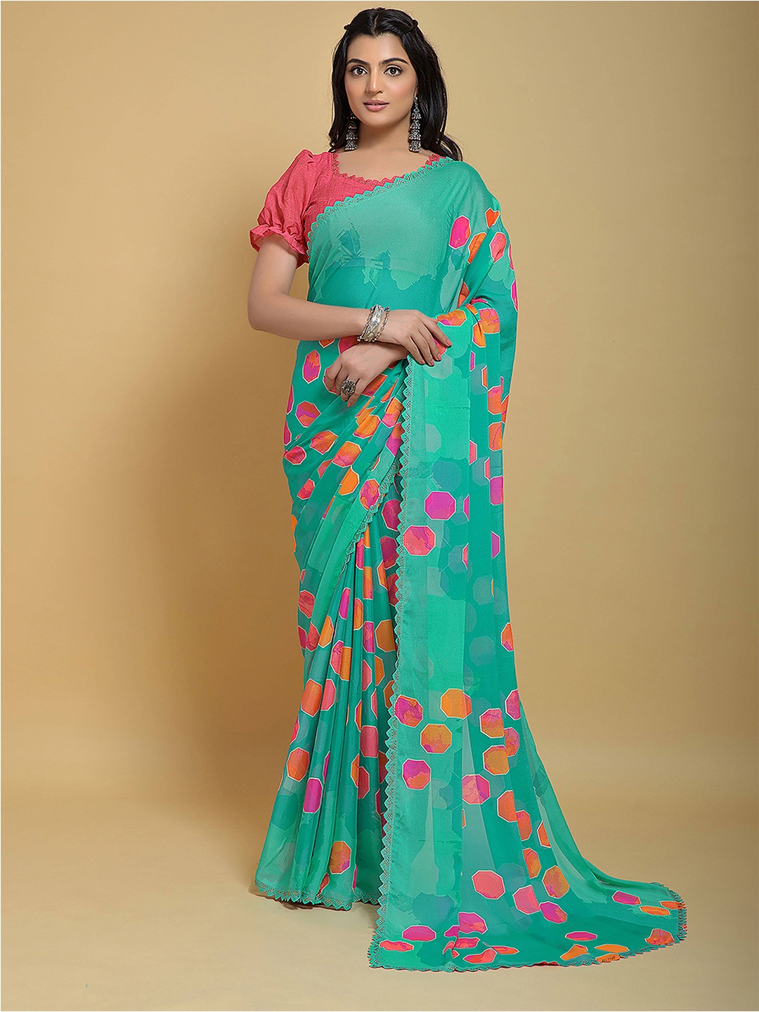 

Satrani Green Geometric Printed Embellished Border Saree