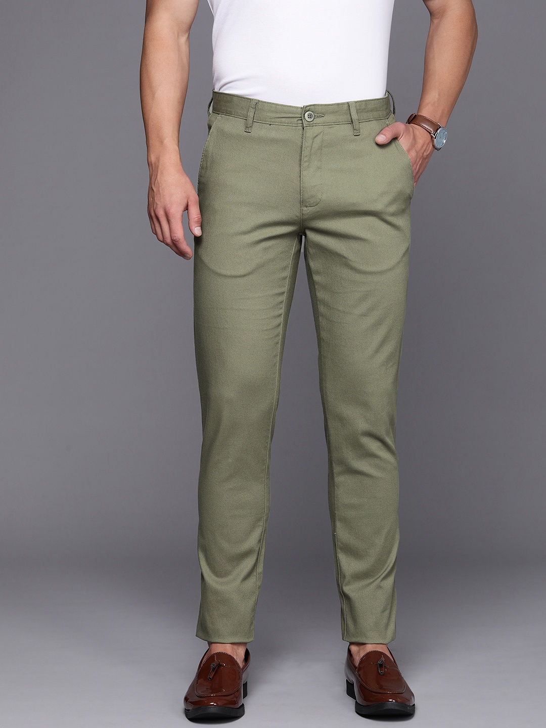 

Louis Philippe Sport Men Solid Slim Fit Chinos Trousers, Olive