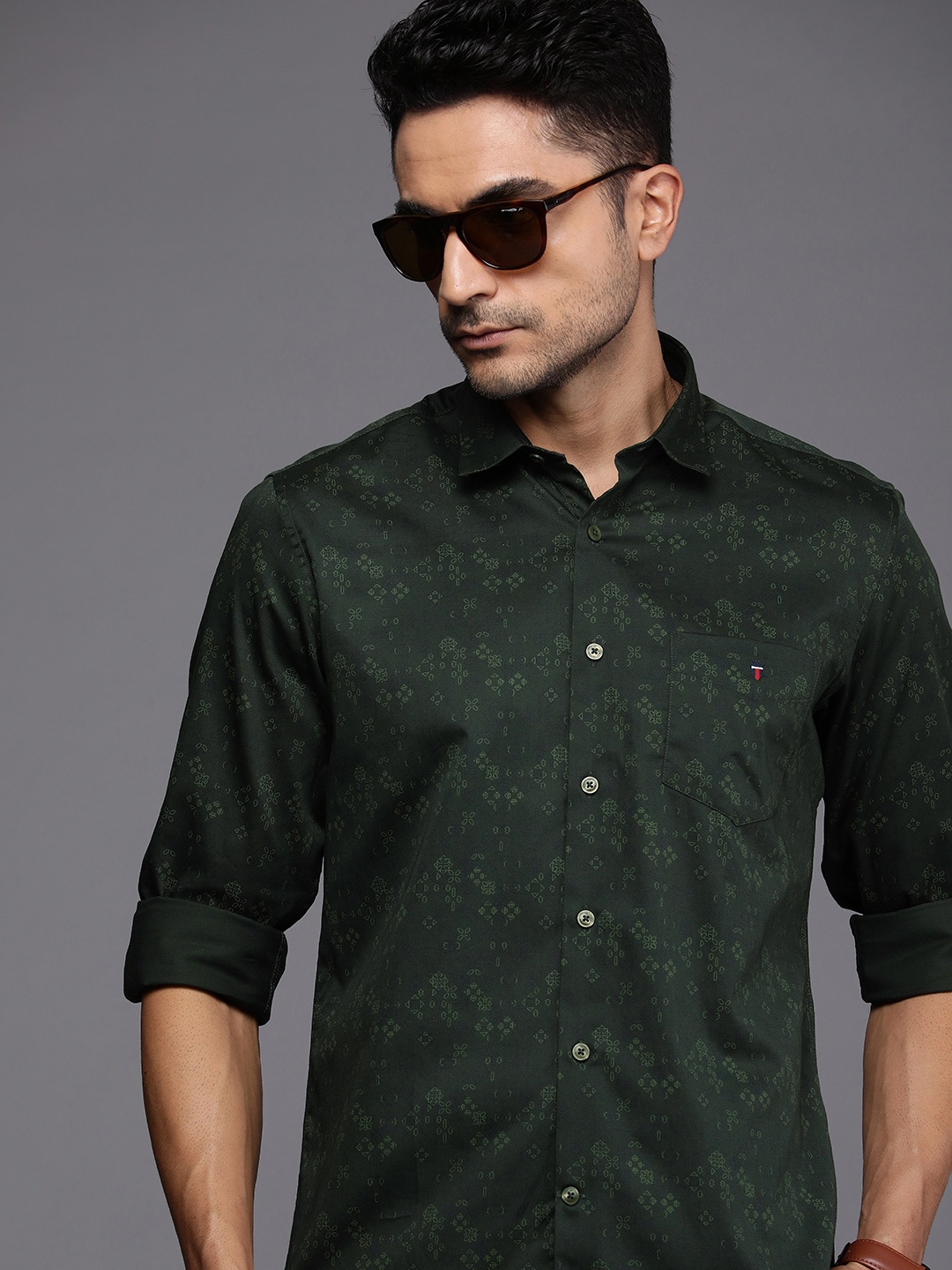 

Louis Philippe Sport Slim Fit Ethnic Motifs Printed Pure Cotton Casual Shirt, Green