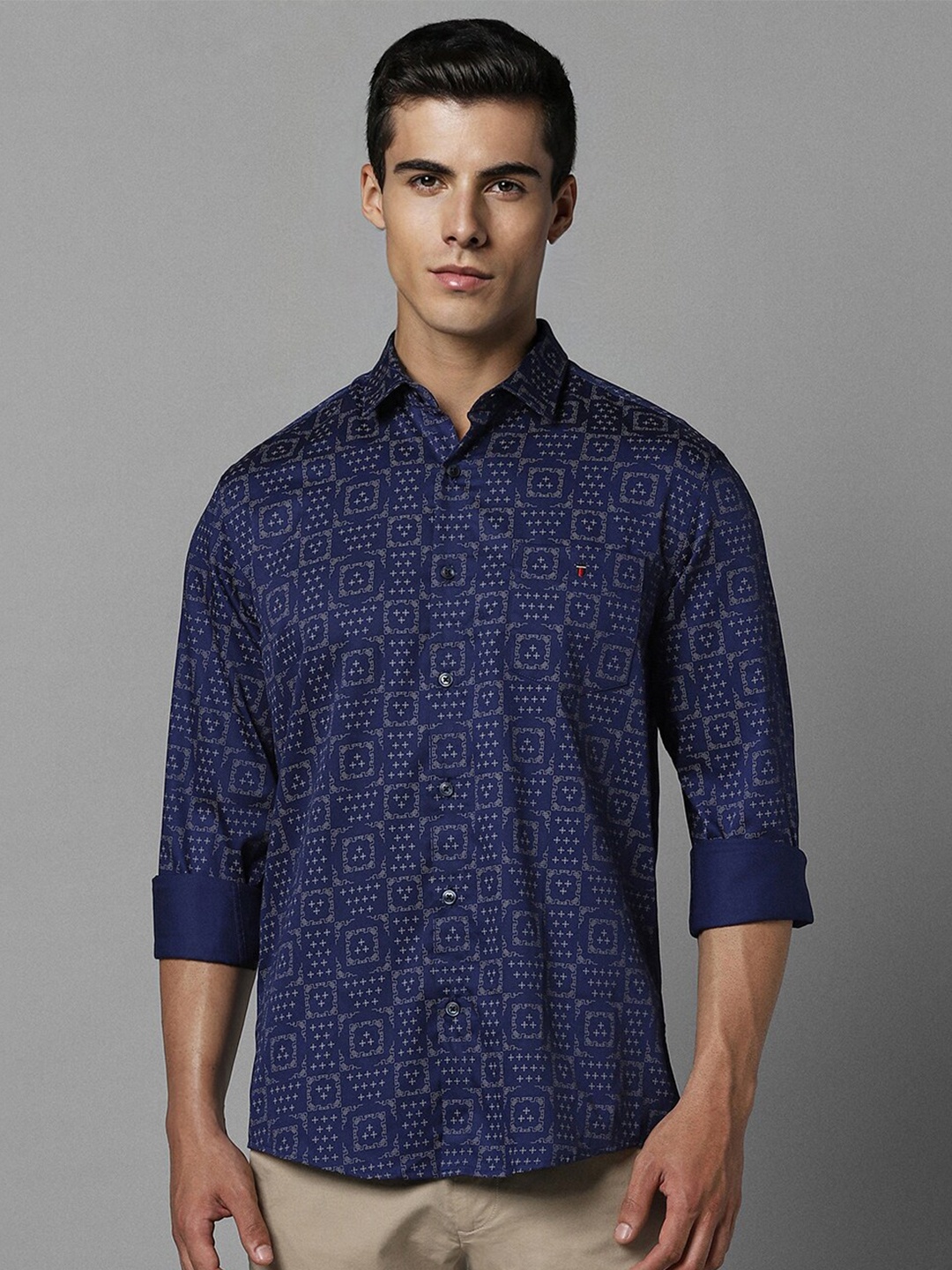 

Louis Philippe Sport Slim Fit Ethnic Motifs Printed Pure Cotton Casual Shirt, Navy blue