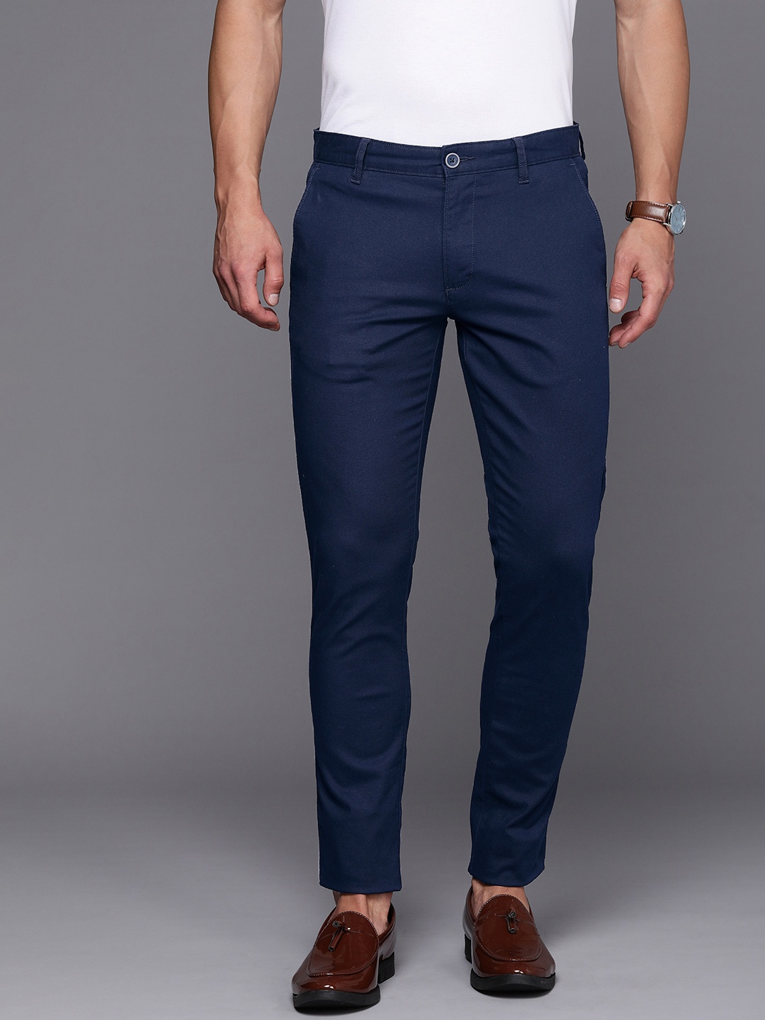 

Louis Philippe Sport Men Solid Super Slim Fit Chinos Trousers, Navy blue
