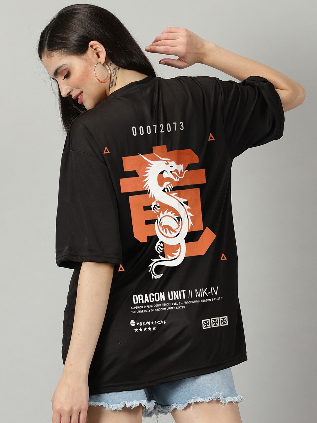 

Rodzen Dragon Printed Drop-Shoulder Sleeves Oversized T-shirt, Black