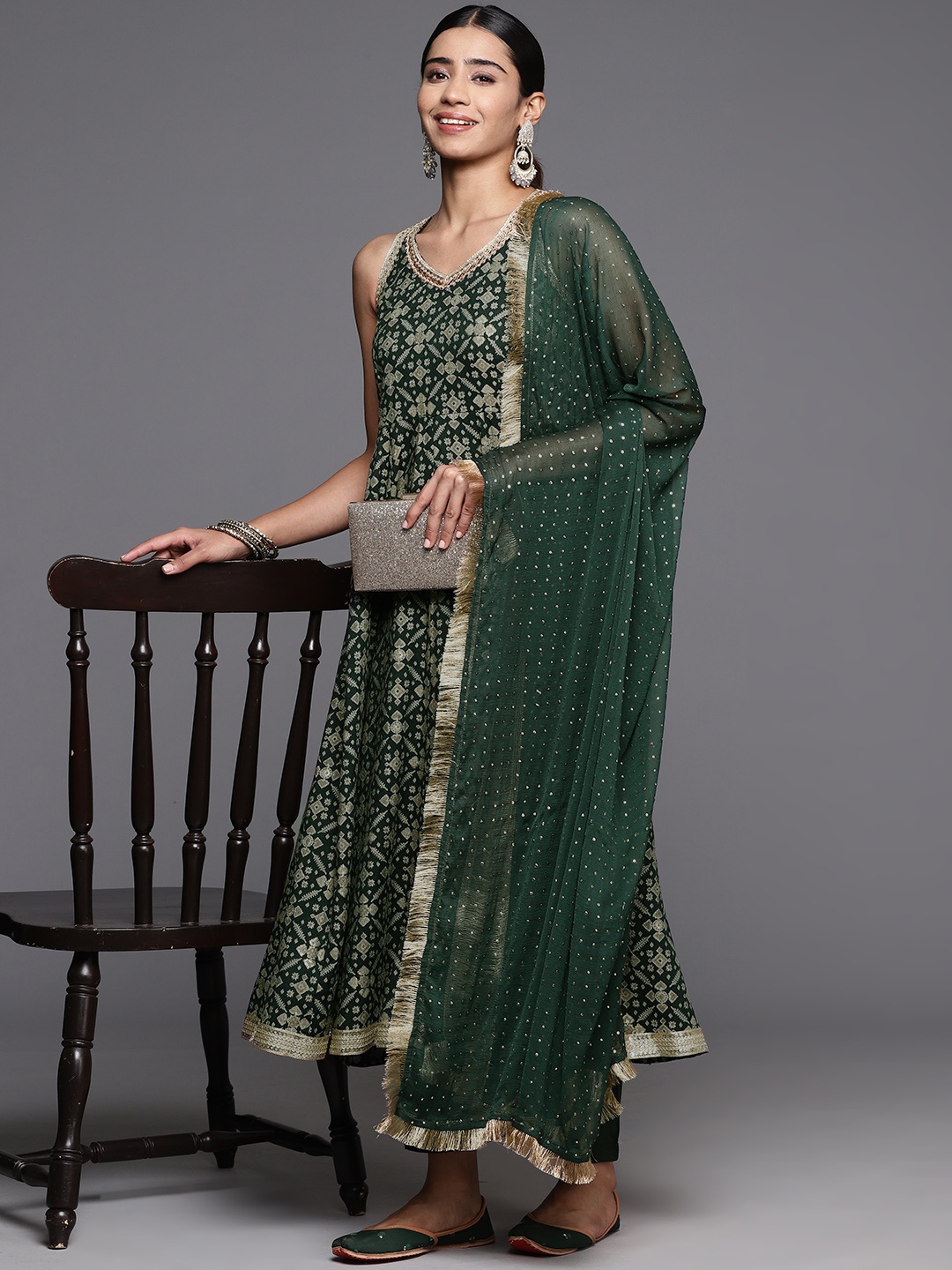 

Varanga Women Regular Sequined Kurta with Trousers & Dupatta, Green