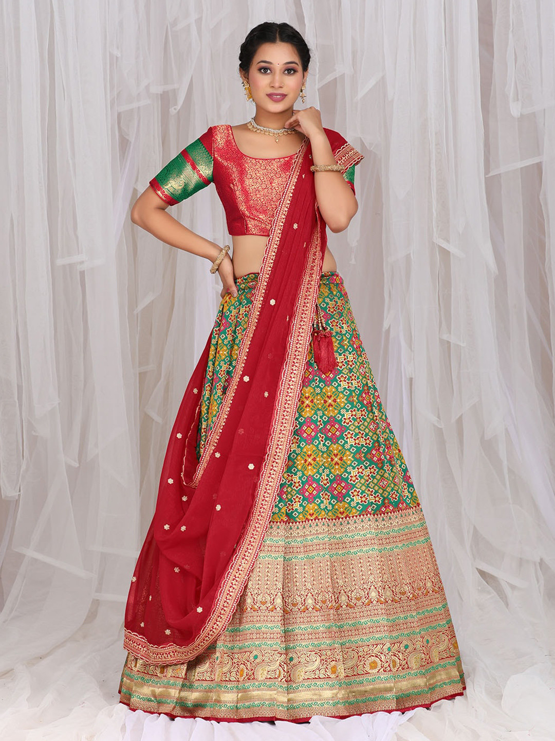 

HALFSAREE STUDIO Woven Design Semi-Stitched Lehenga & Unstitched Blouse With Dupatta, Green