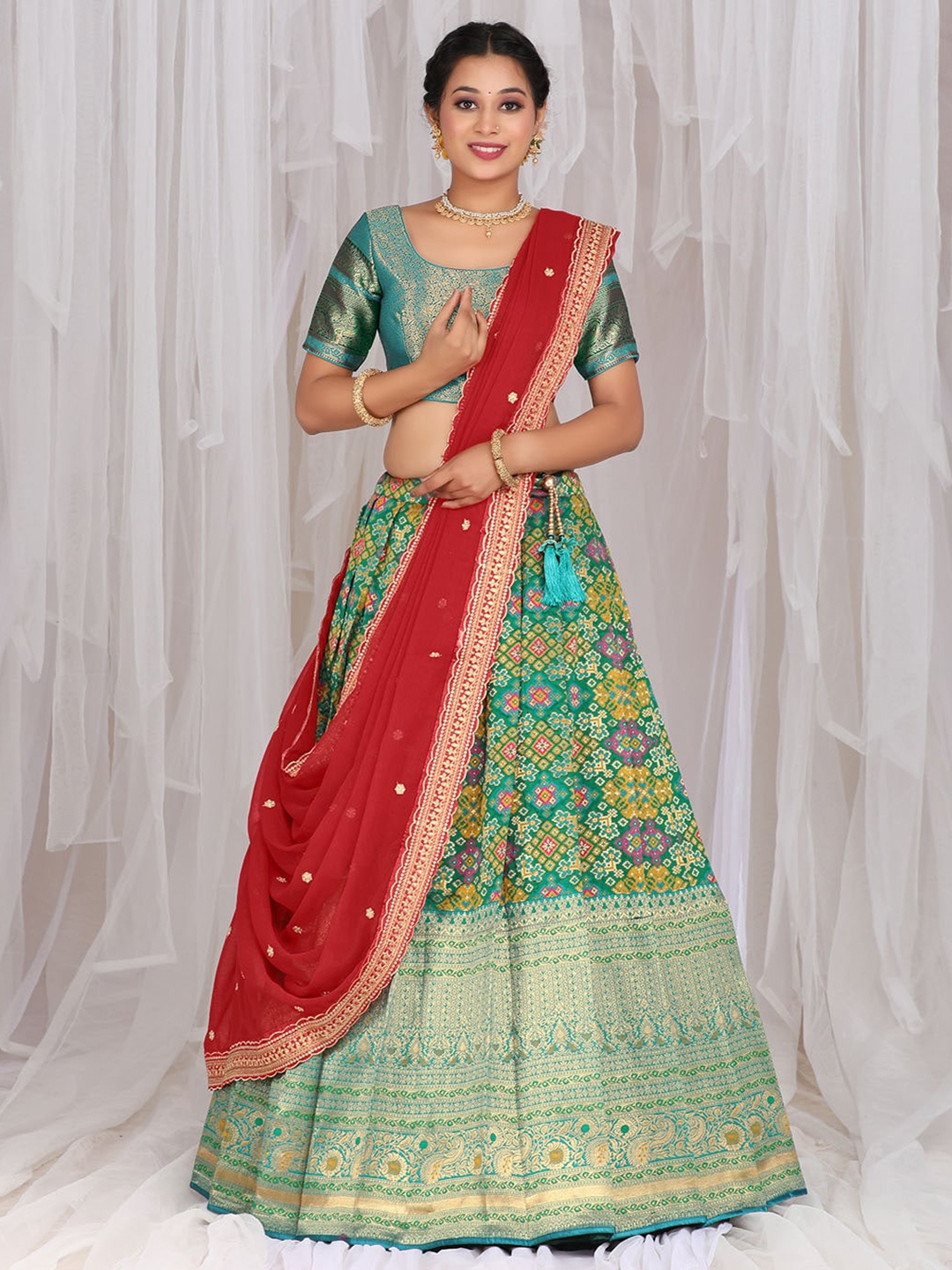 

HALFSAREE STUDIO Woven Design Semi Stitched Lehenga & Unstitched Blouse With Dupatta, Green