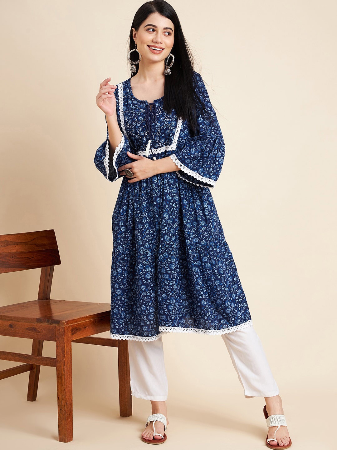

DIVYANK Blue Floral Printed Bell Sleeves Tie-Up Neck Lace Insert Detail A-Line Kurta, Navy blue