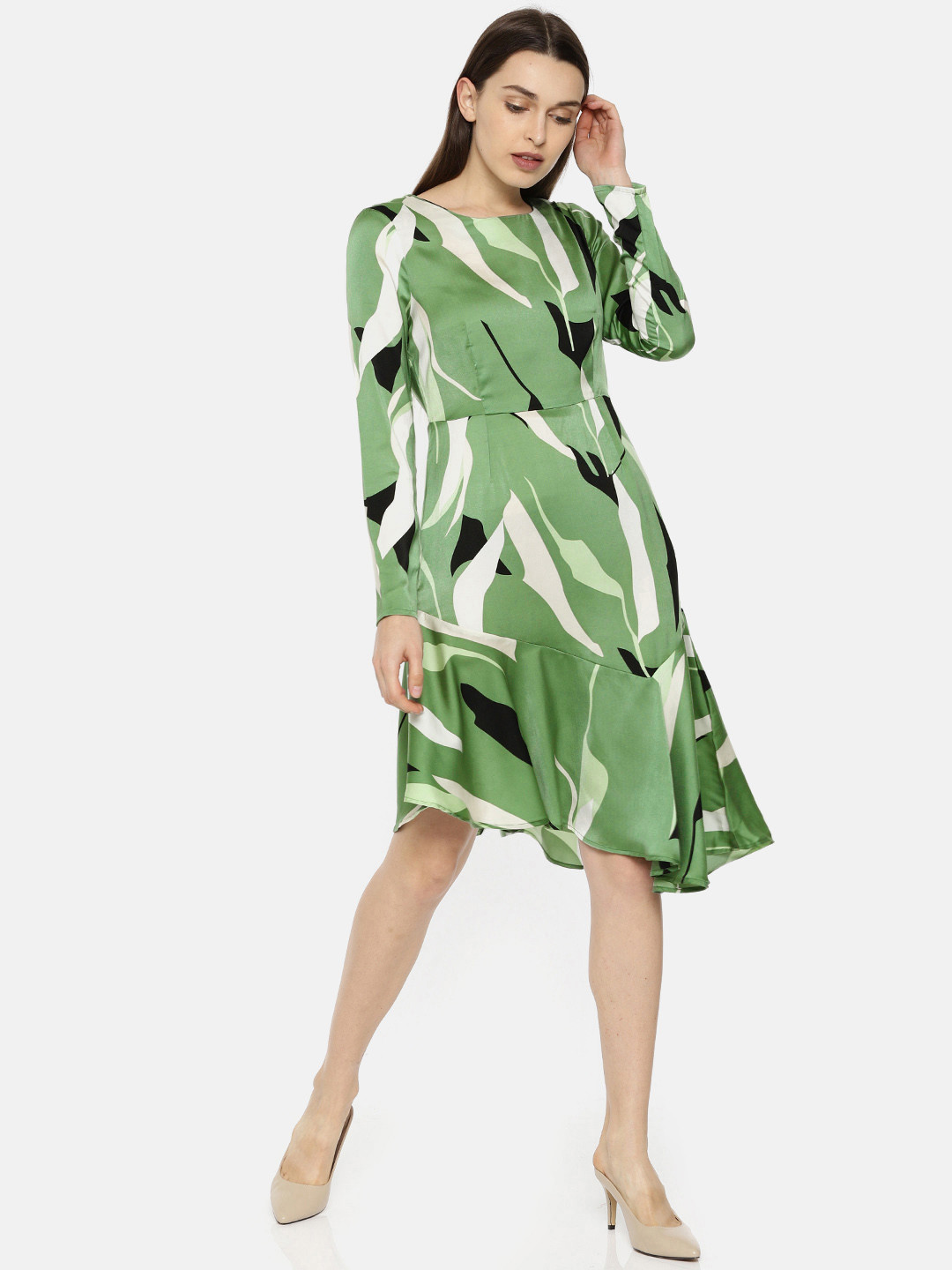 

Vero Moda Women Green Printed Fit and Flare Dress