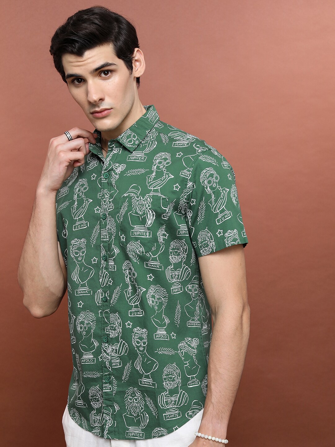 

HIGHLANDER Green Slim Fit Conversational Printed Spread Collar Pocket Casual Shirt