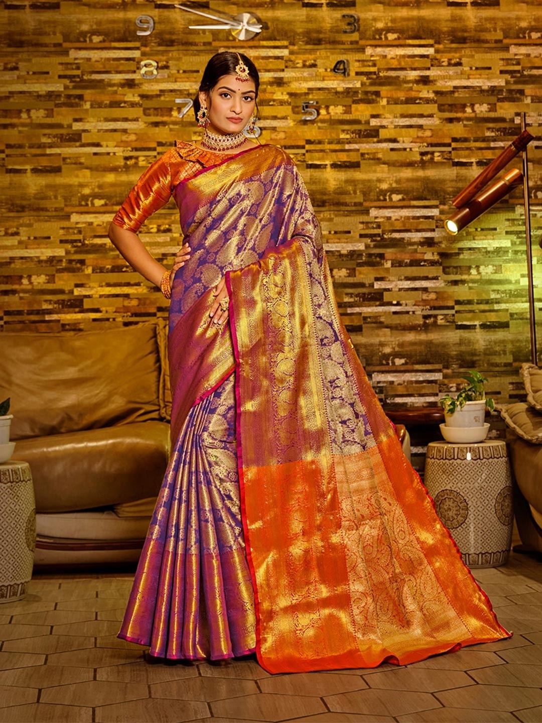 

JUST FASHION Paisley Woven Design Zari Detail Kanjeevaram Saree, Purple