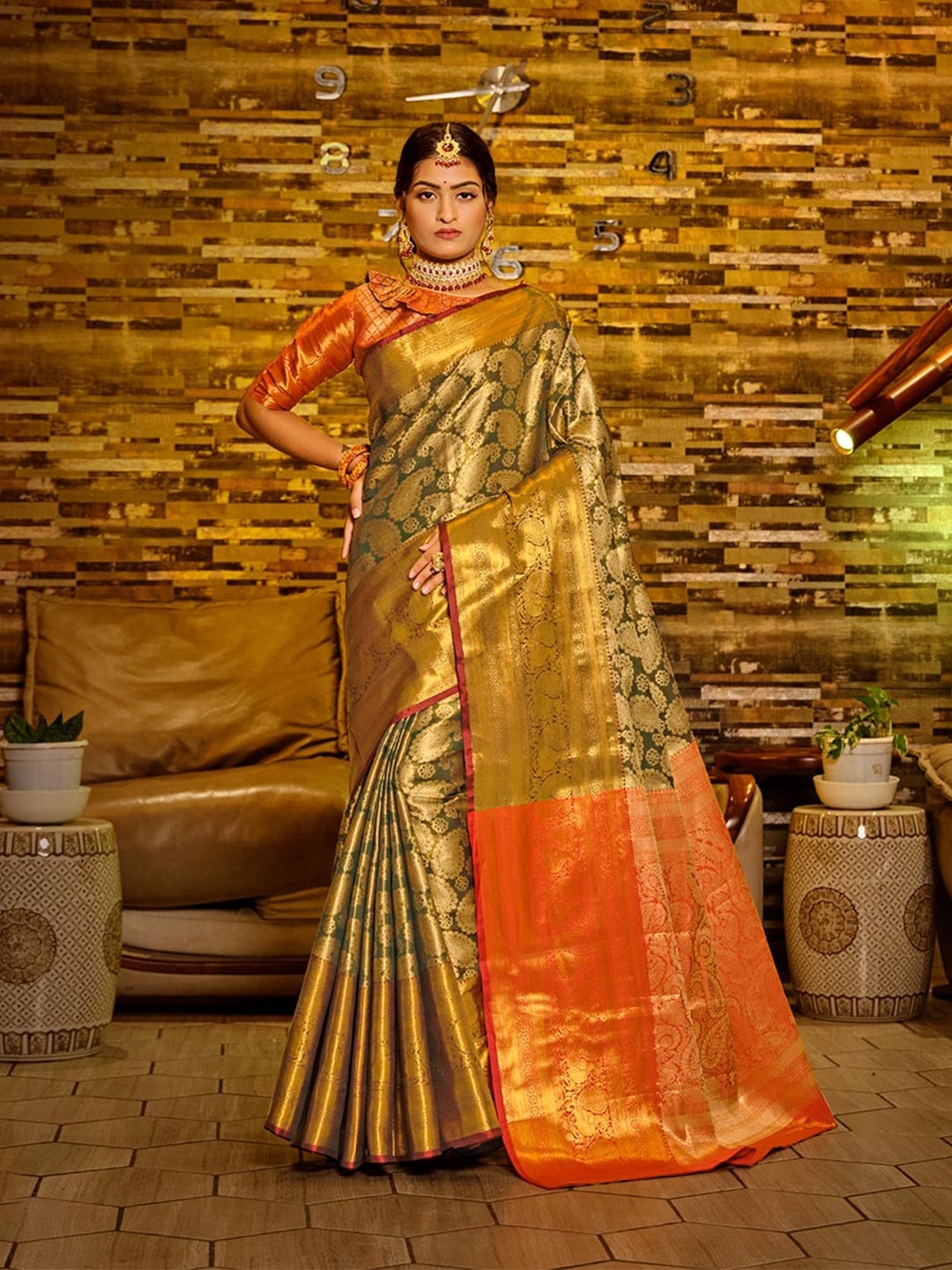 

JUST FASHION Paisley Woven Design Zari Detail Kanjeevaram Saree, Olive