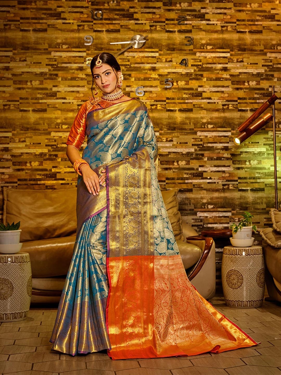 

JUST FASHION Paisley Woven Design Zari Detail Kanjeevaram Saree, Blue