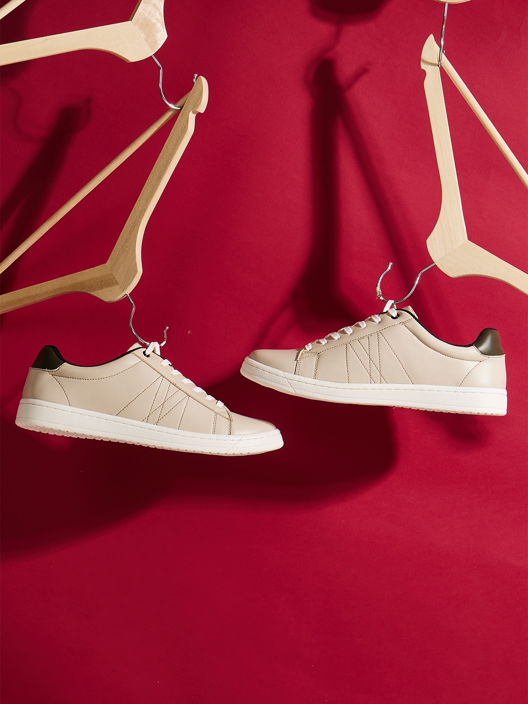 

Styli Men Beige Stitched Contrast Tab Detail Low Top Sneakers