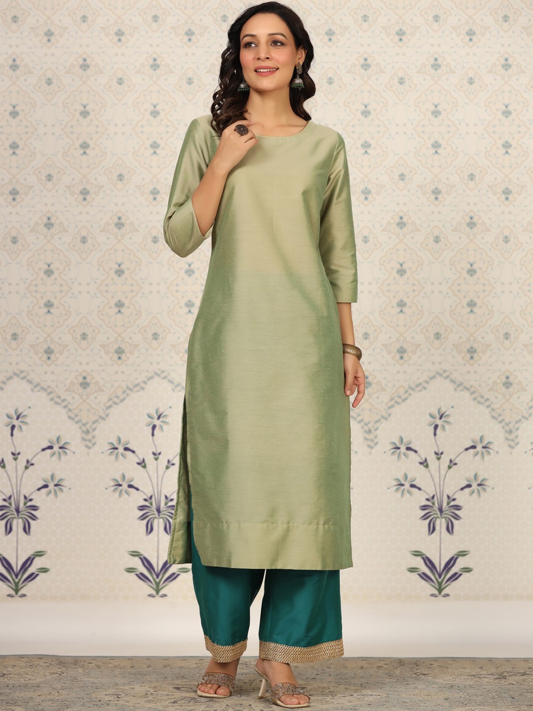 

Ode by House of Pataudi Round Neck Kurta With Palazzos, Green