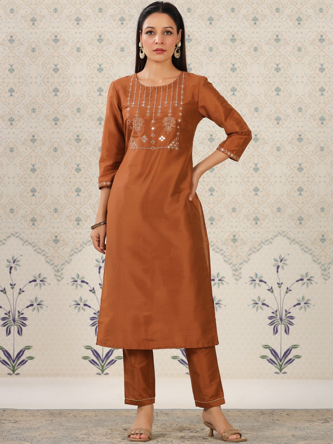 

Ode by House of Pataudi Geometric Embroidered Mirror Work Kurta With Trousers, Rust