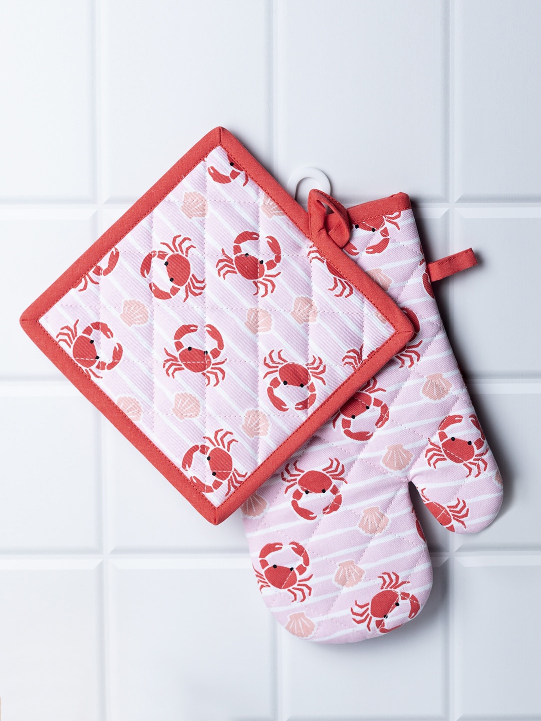 

Anko Pink & Red Printed Pure Cotton Oven Glove With Pot Holder