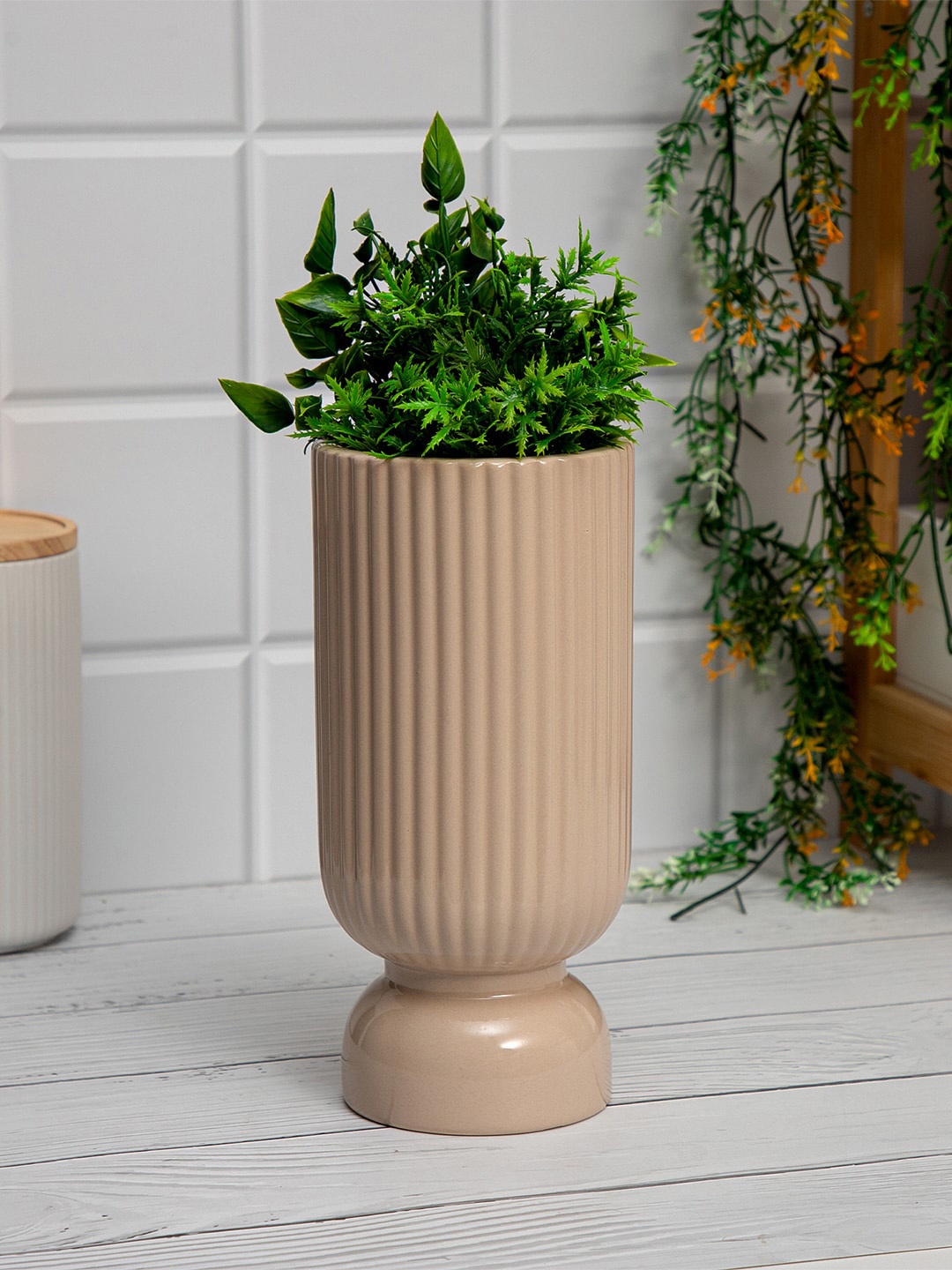 

Anko Beige Durable Stoneware Linear Vase