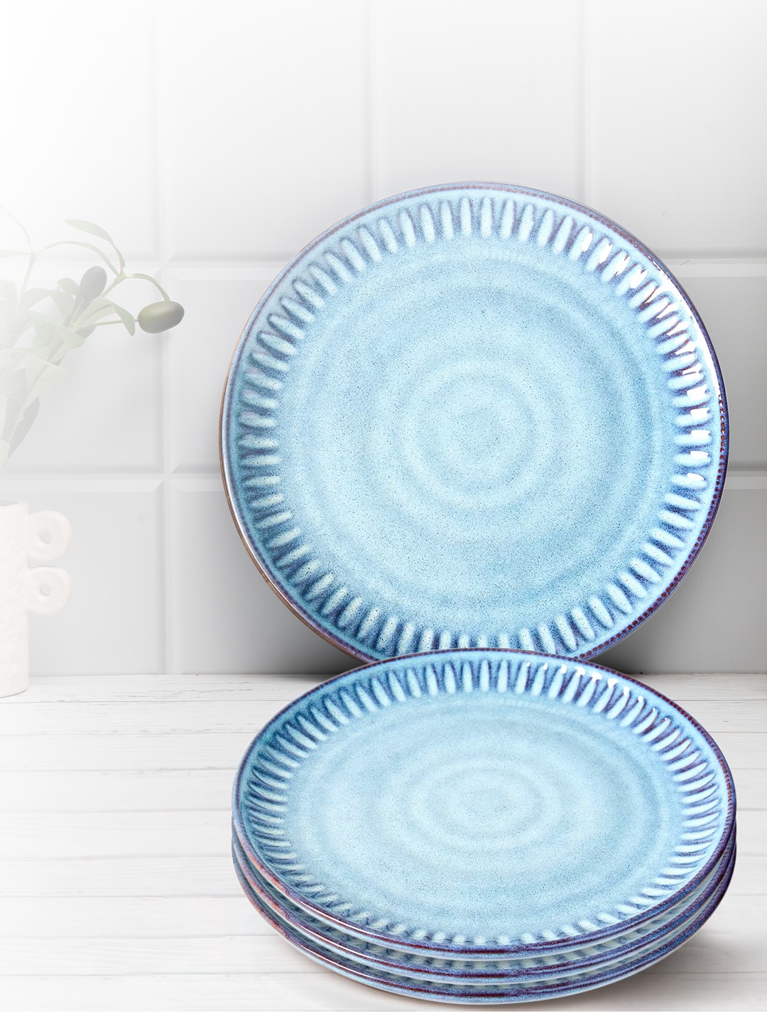 

Anko Blue & Black 4 Pieces Textured Stoneware Glossy Plates