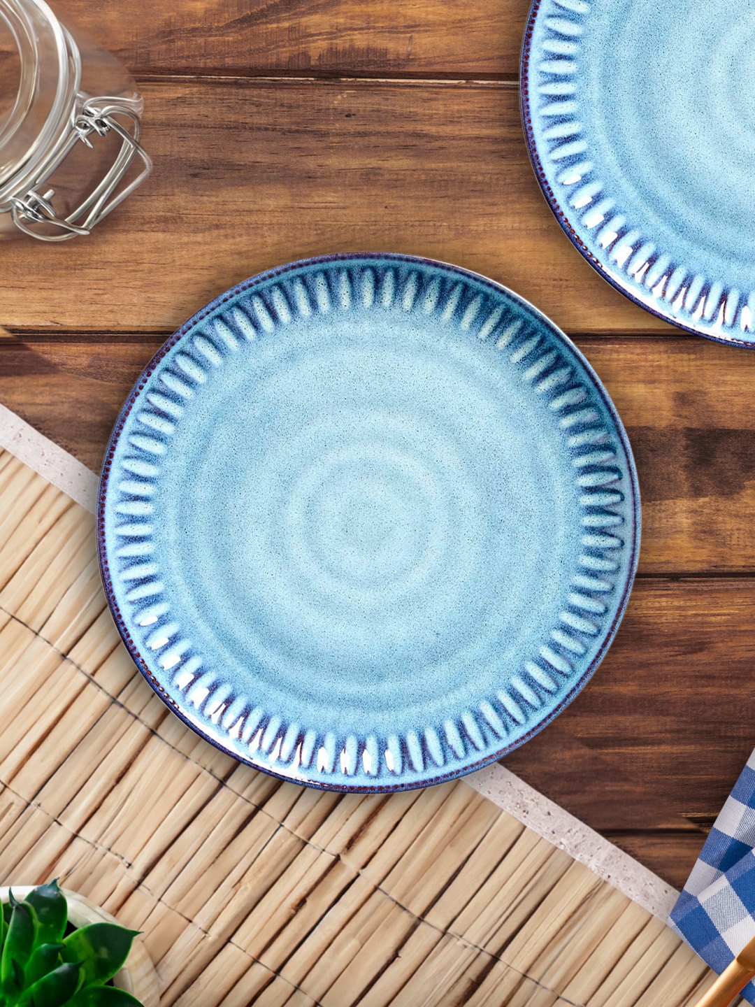 

Anko Blue 2 Pieces Textured Stoneware Glossy Plates