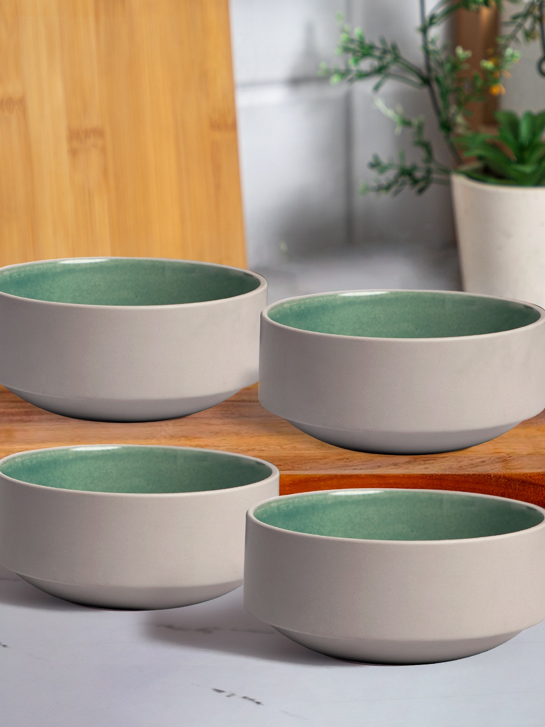 

Anko 4 Pieces Green & Cream-Coloured Stoneware Glossy Bowls