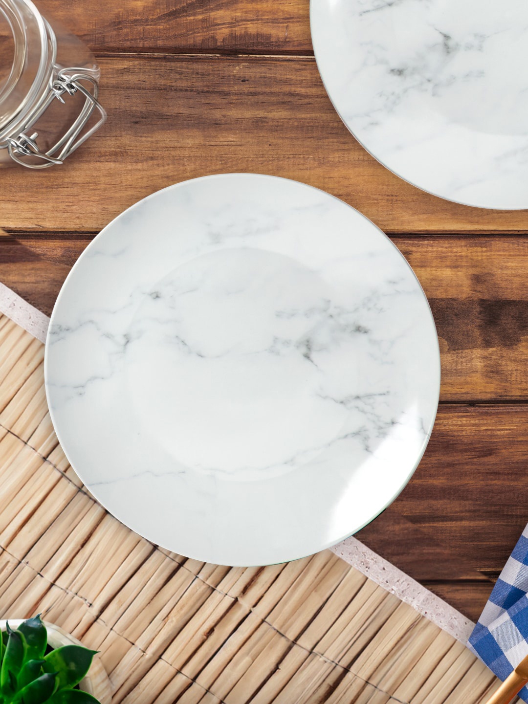 

Anko 2 Pieces White & Grey Marble Finish Stoneware Glossy Plates