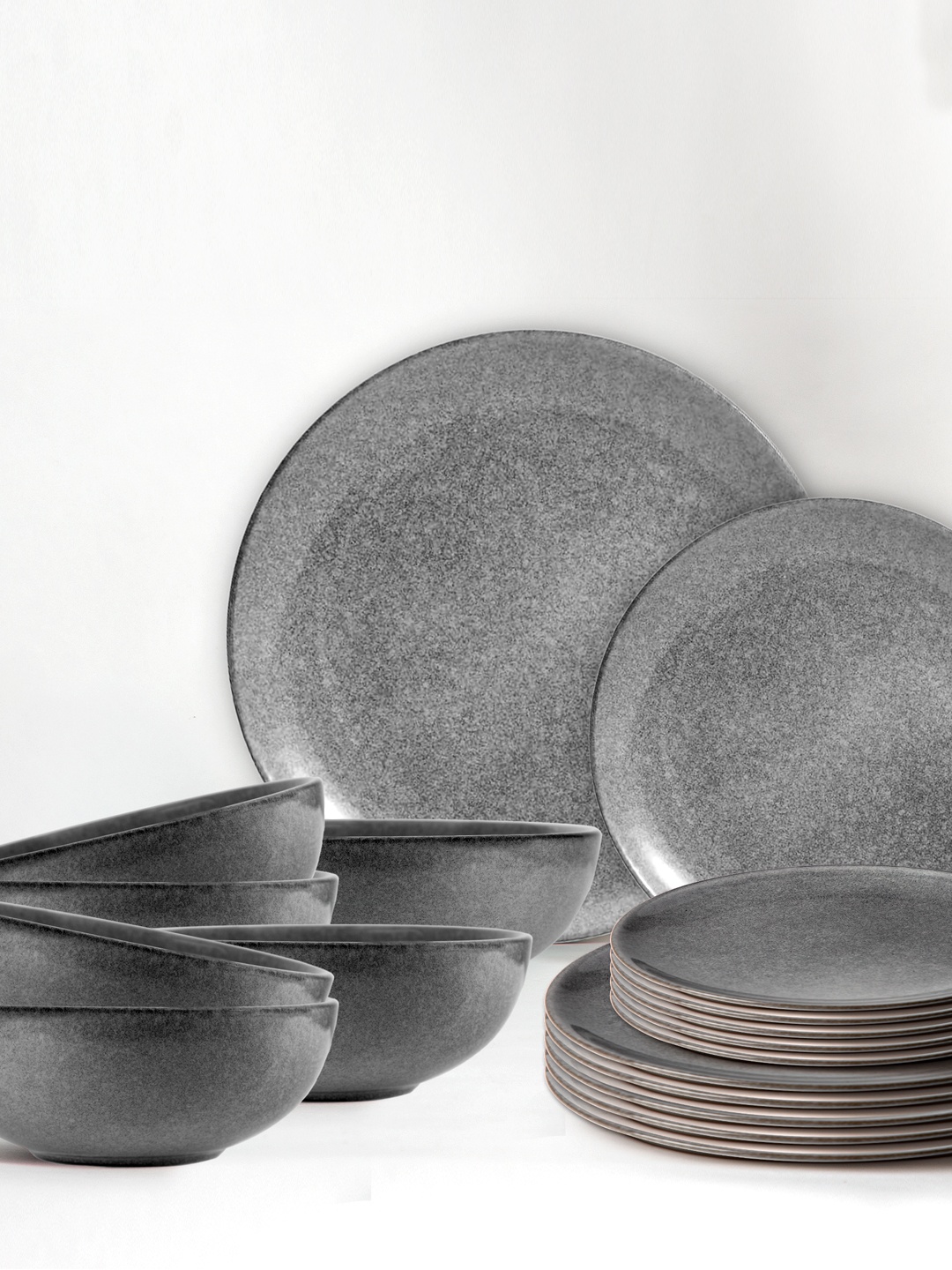 

Anko Grey 18 Pieces Stoneware Glossy Dinner Set