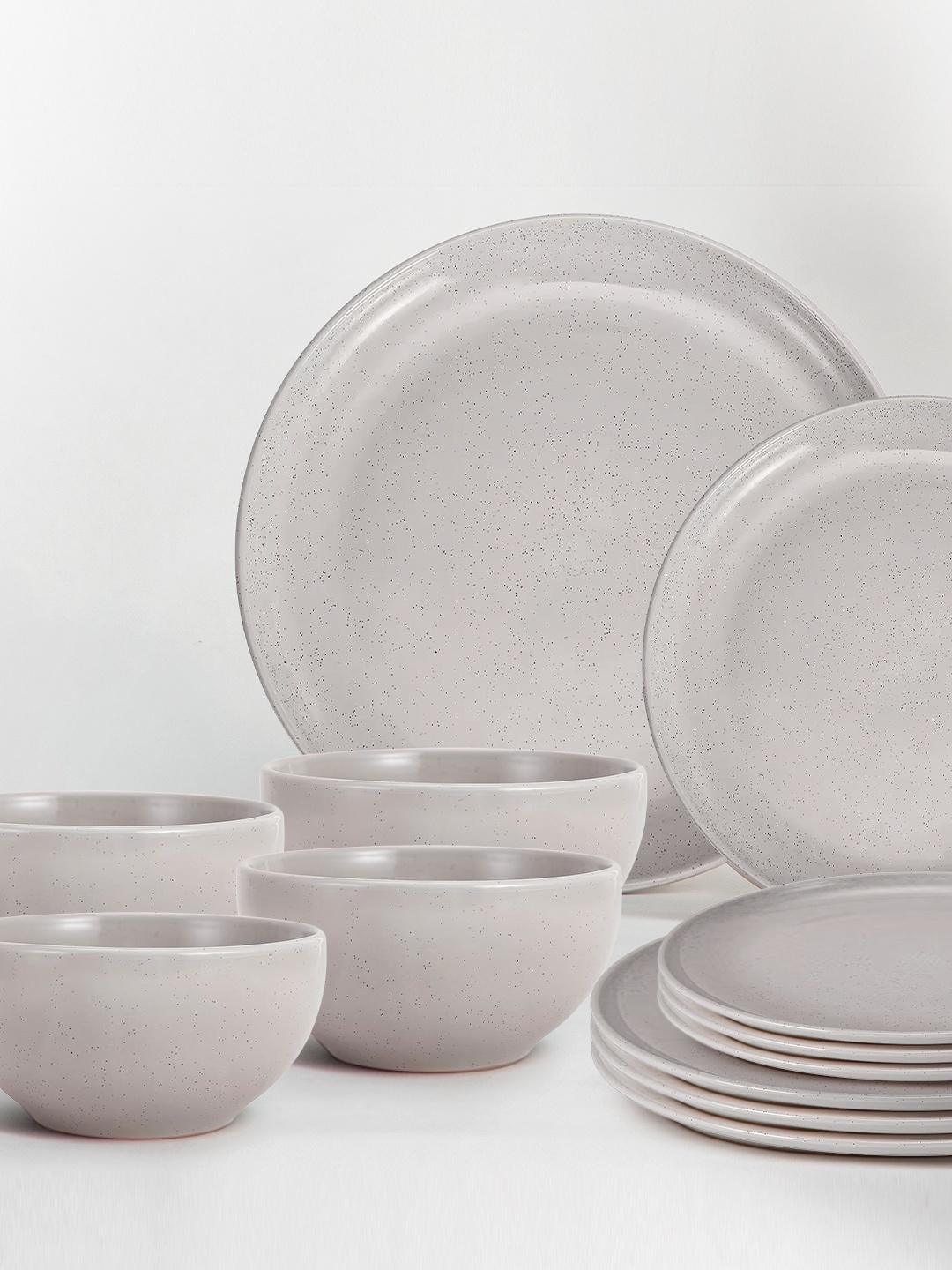 

Anko Beige 12 Pieces Stoneware Glossy Dinner Set