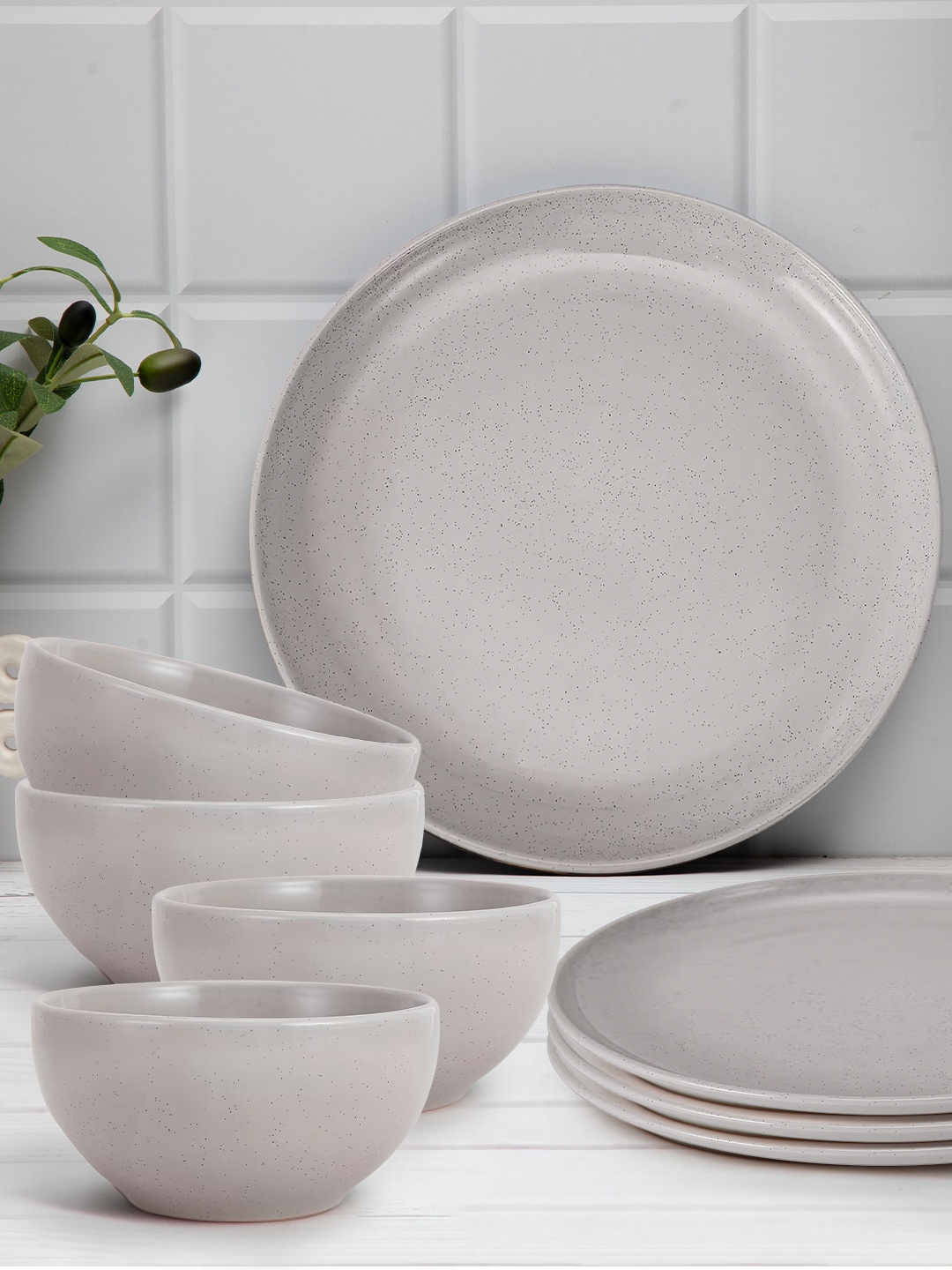 

Anko Beige 8 Pieces Stoneware Glossy Dinner Set