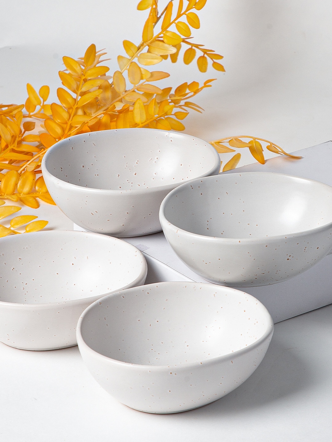 

Anko Bodrum 4 Pieces White Stoneware Glossy Bowls