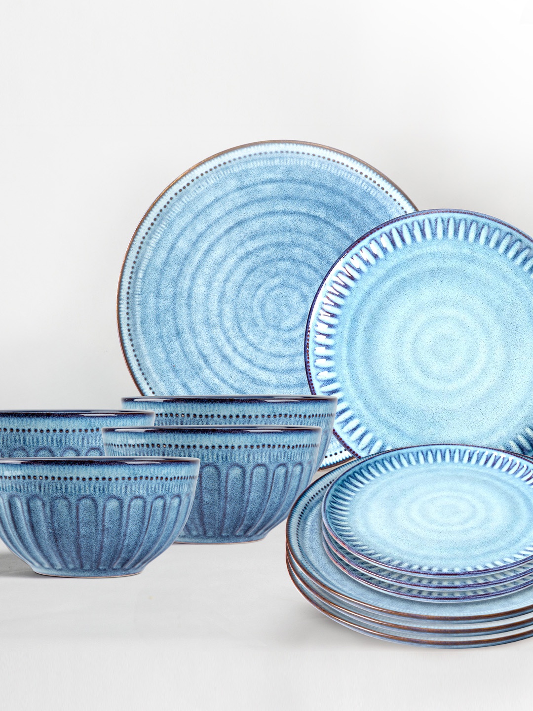 

Anko Maison 12 Pieces Blue Textured Stoneware Glossy Dinner Set