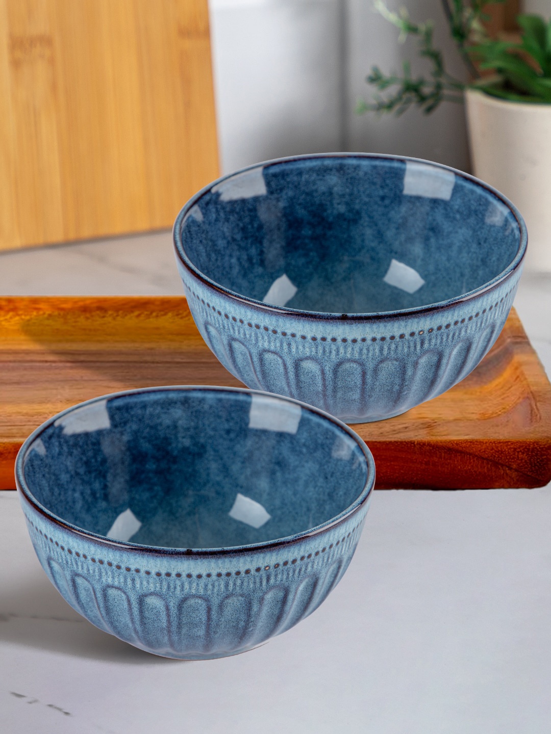 

Anko 2 Pieces Blue Textured Stoneware Glossy Bowls
