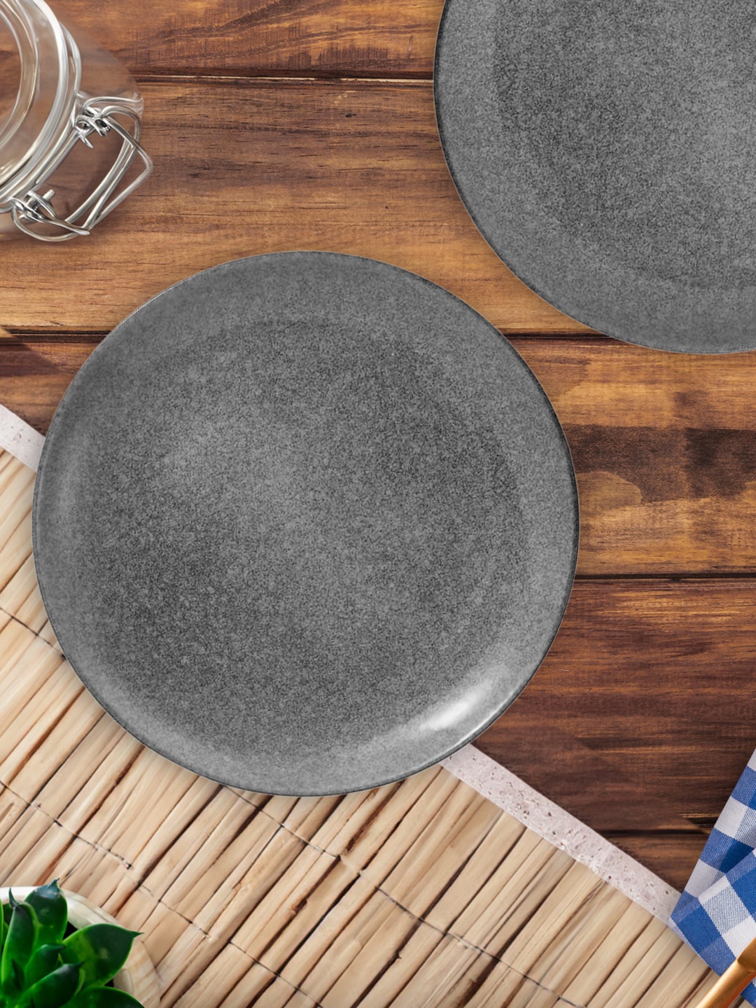 

Anko Grey 2 Pieces Stoneware Matte Plates