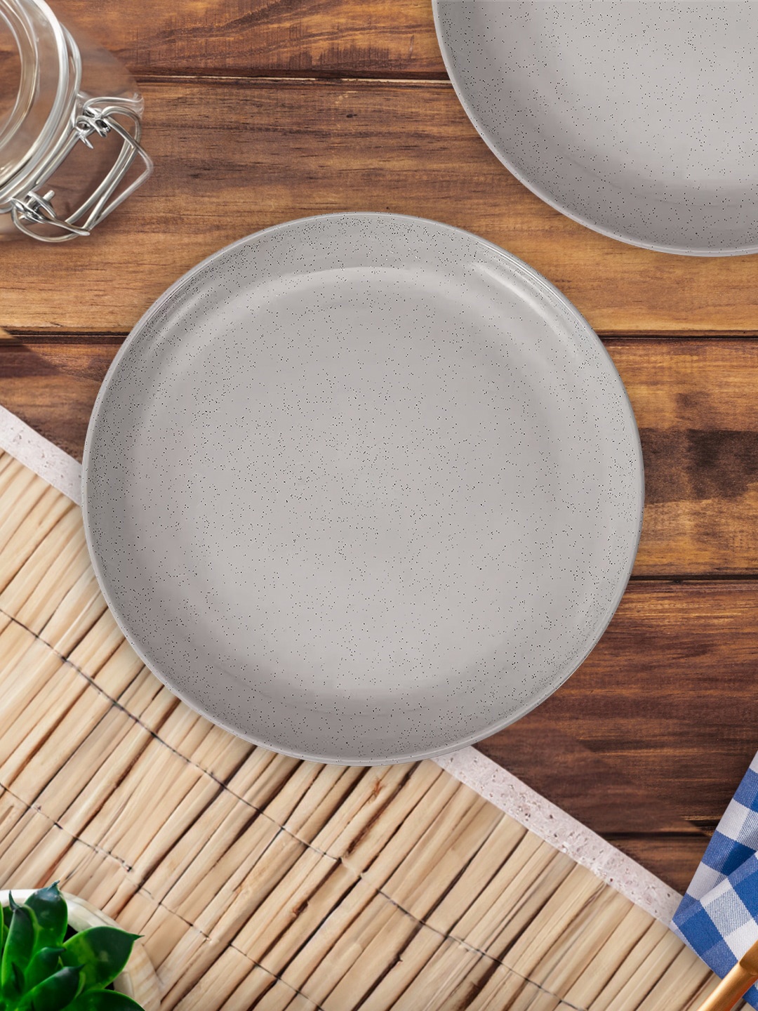 

Anko Grey 2 Pieces Stoneware Matte Plates
