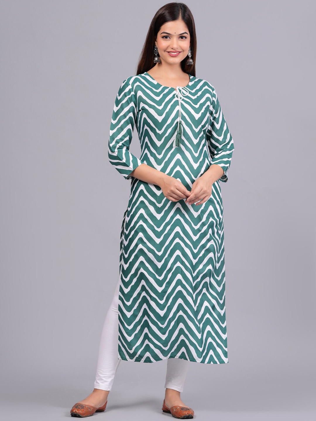 

Bachuu Chevron Printed Tie & Up Neck Cotton Regular Kurta, Green